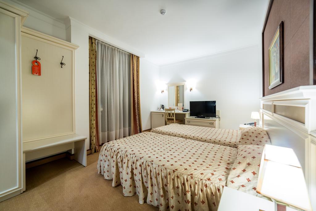 Helena VIP Villas&Suites - Half Board Slăntjev Brjag Exteriör bild