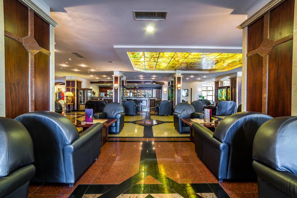 Helena VIP Villas&Suites - Half Board Slăntjev Brjag Exteriör bild