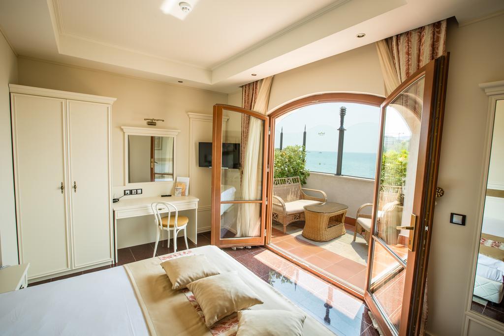 Helena VIP Villas&Suites - Half Board Slăntjev Brjag Exteriör bild