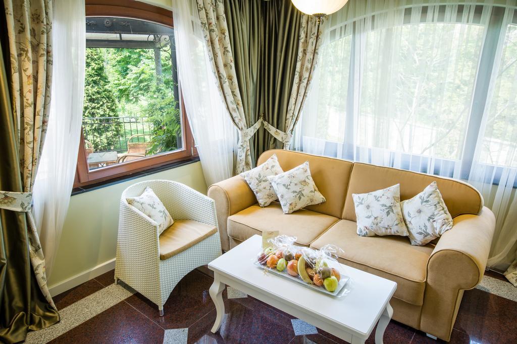 Helena VIP Villas&Suites - Half Board Slăntjev Brjag Exteriör bild