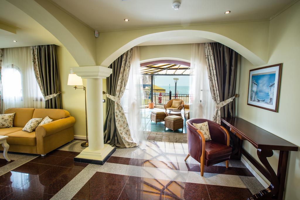 Helena VIP Villas&Suites - Half Board Slăntjev Brjag Exteriör bild