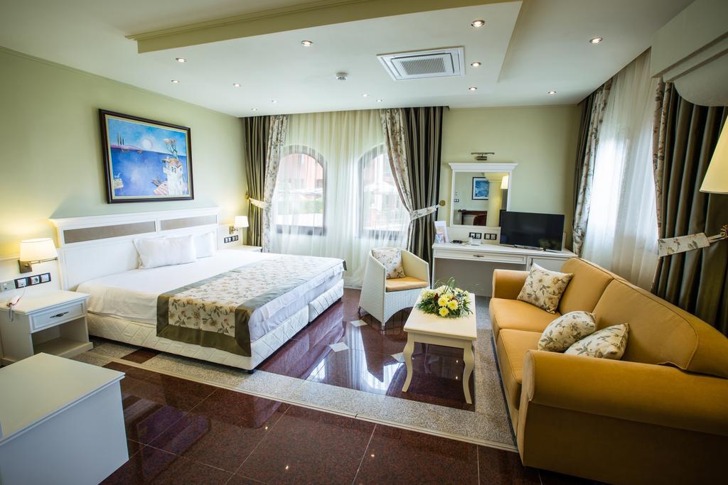 Helena VIP Villas&Suites - Half Board Slăntjev Brjag Exteriör bild