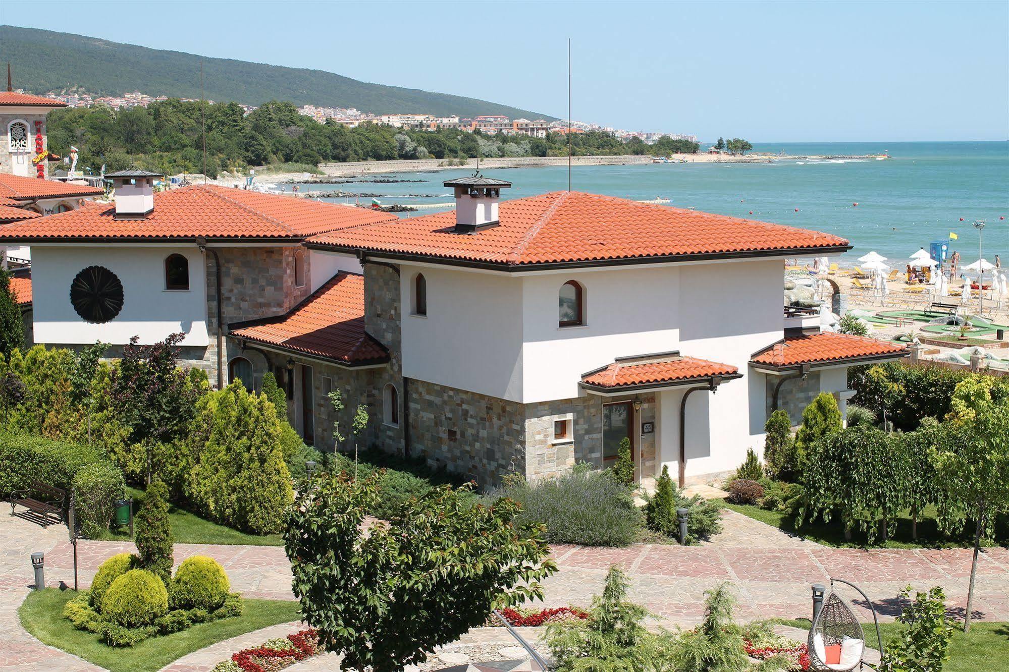 Helena VIP Villas&Suites - Half Board Slăntjev Brjag Exteriör bild