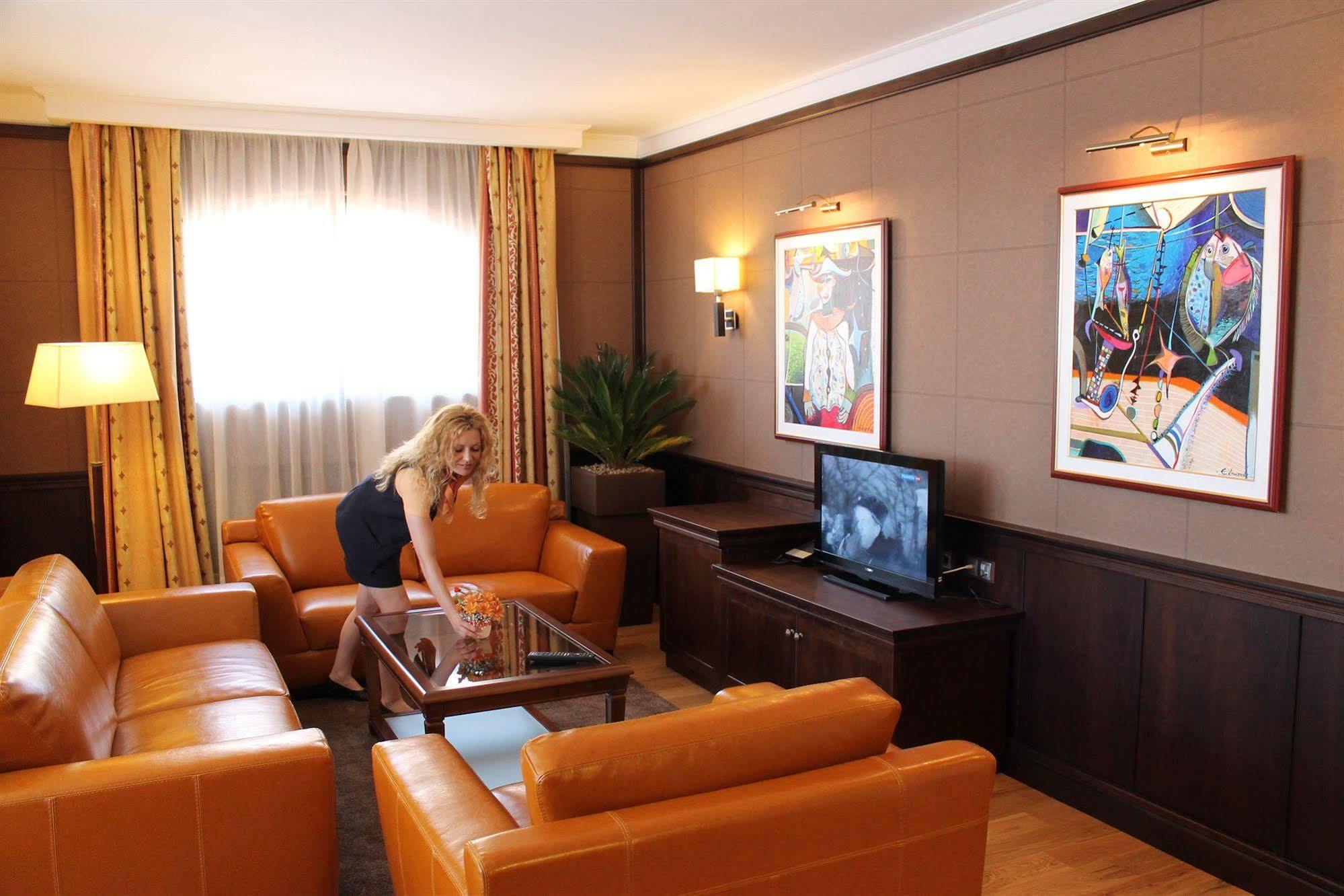 Helena VIP Villas&Suites - Half Board Slăntjev Brjag Exteriör bild